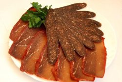 Бастурма — вяленая вырезка из говяжьего мяса